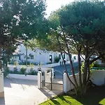 Guest house Silver Seahorse Garden Retreat Atouguia Da Baleia