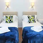 Silver Seahorse Garden Retreat Guest house 3*