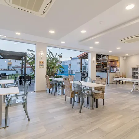 בית הארחה Silver Seahorse Garden Retreat אנטוגויה דה באלייה