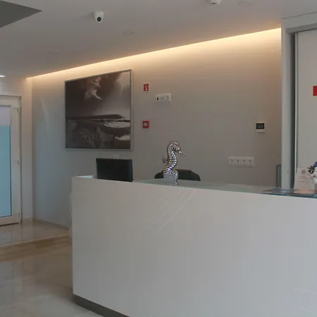 Silver Seahorse Garden Retreat בית הארחה 4*