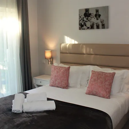 Silver Seahorse Garden Retreat 4* アトウギア・ダ・バレイア