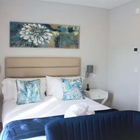 בית הארחה Silver Seahorse Garden Retreat אנטוגויה דה באלייה