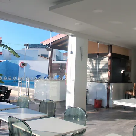 Silver Seahorse Garden Retreat 4* アトウギア・ダ・バレイア