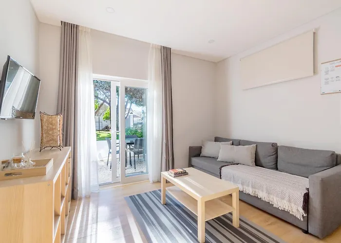 Silver Seahorse Garden Retreat 4* アトウギア・ダ・バレイア