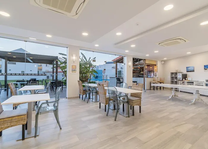 ゲストハウス Silver Seahorse Garden Retreat アトウギア・ダ・バレイア