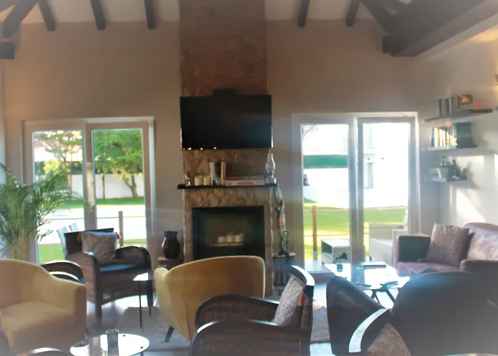 بيت ضيافة Silver Seahorse Garden Retreat